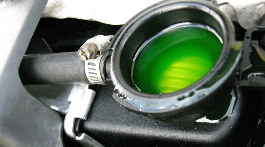 Tech Tip: The Importance of Fresh Antifreeze and a Working Thermostat